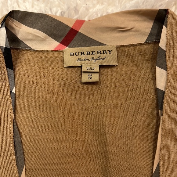 Burberry Scalloped Cardigan - Picture 2 of 14